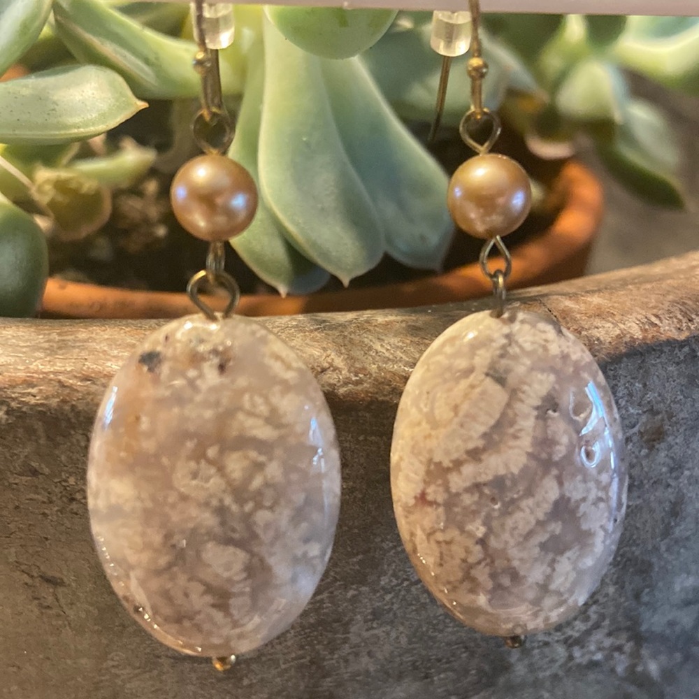 Anthropologie Lightweight neutral earrings